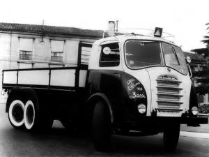 Alfa Romeo 900 3 assi